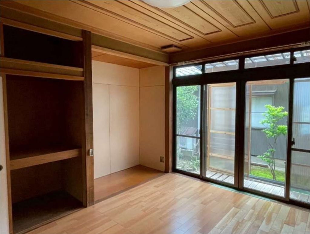 5LDK Family House for Sale in Quiet Fukui City Neighborhood - Thumbnail 2