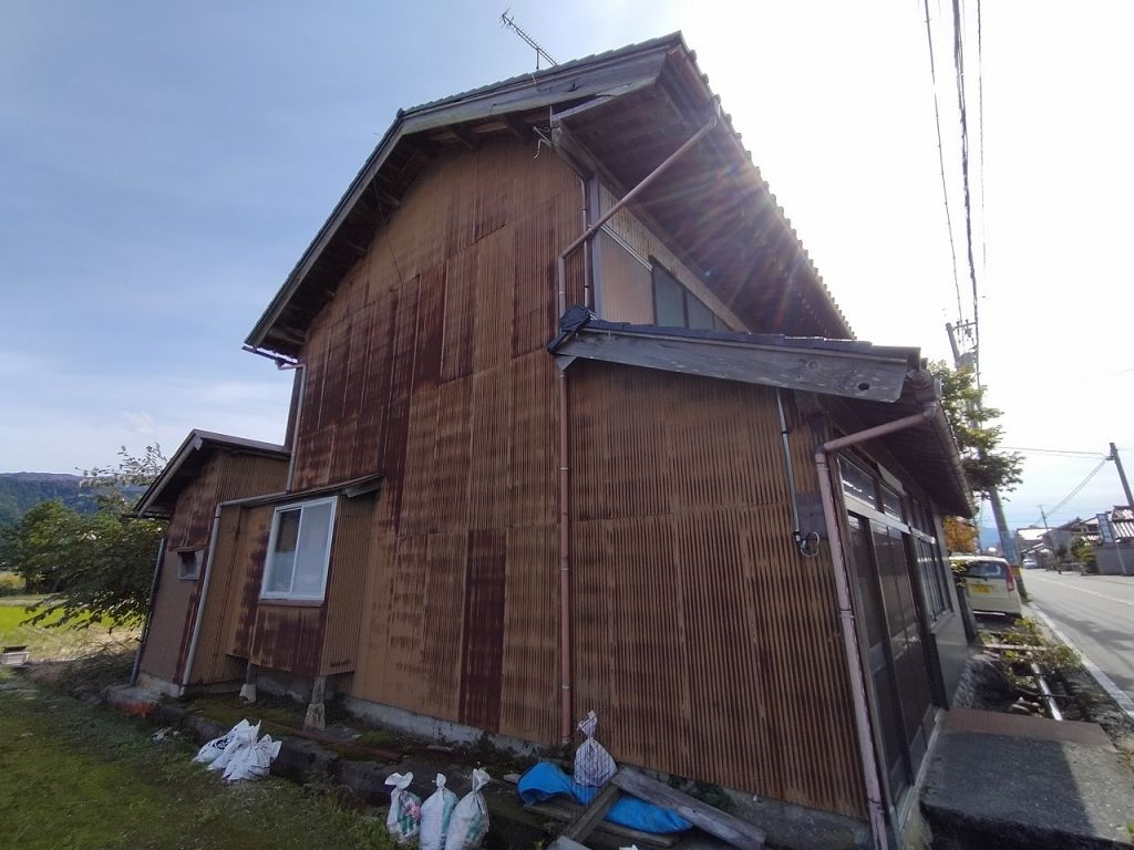 1932 Historic 7DK House for Sale in Asahi Town, Toyama - Thumbnail 2