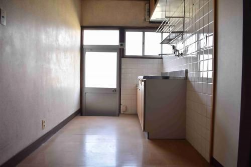 Spacious 3K House on 435 sqm Land in Niihama, Ehime - Thumbnail 4