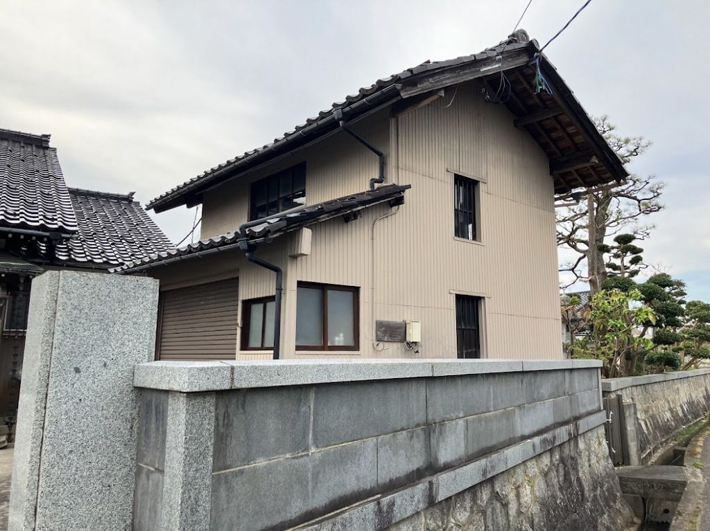 Spacious 11K House with Large Land in Toyama City - Thumbnail 2