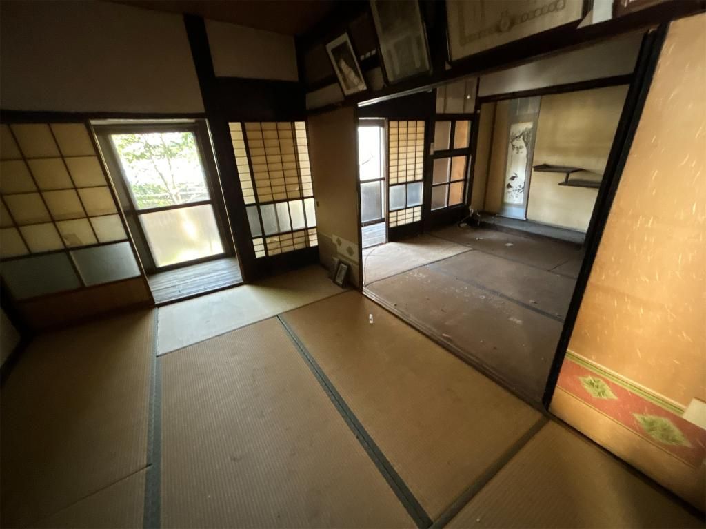5LDK Wooden House for Rent in Tosu, Saga - 188.41 sqm - Thumbnail 2