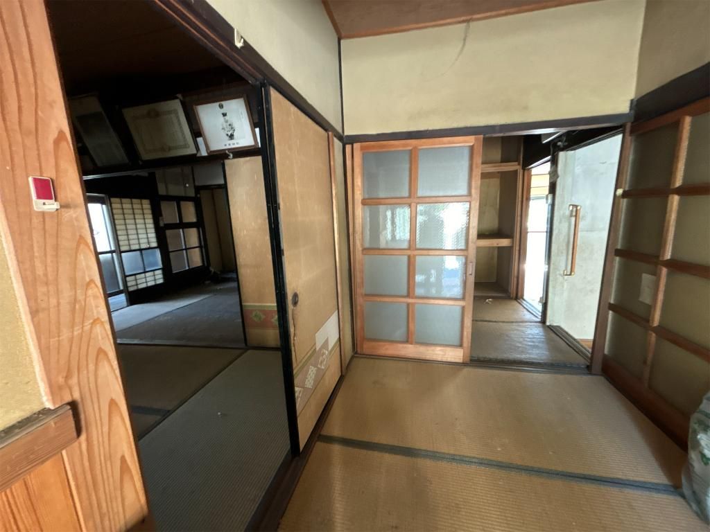 5LDK Wooden House for Rent in Tosu, Saga - 188.41 sqm - Thumbnail 3