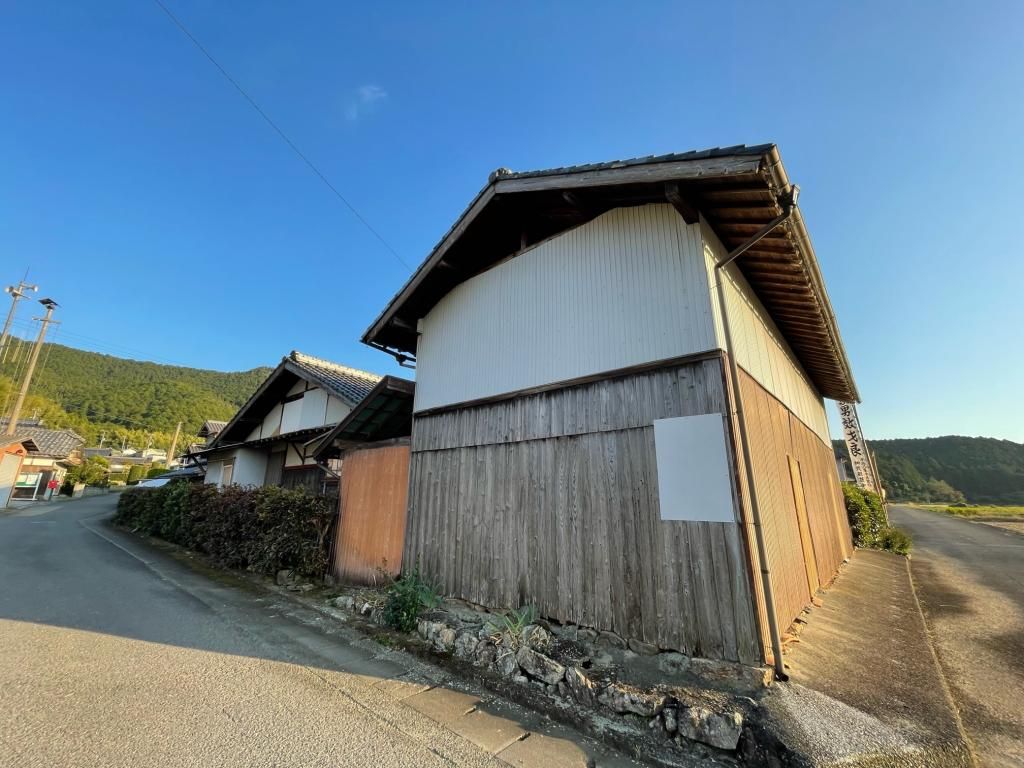 Traditional 6K House with Farmland in Seiyo, Ehime - Thumbnail 2