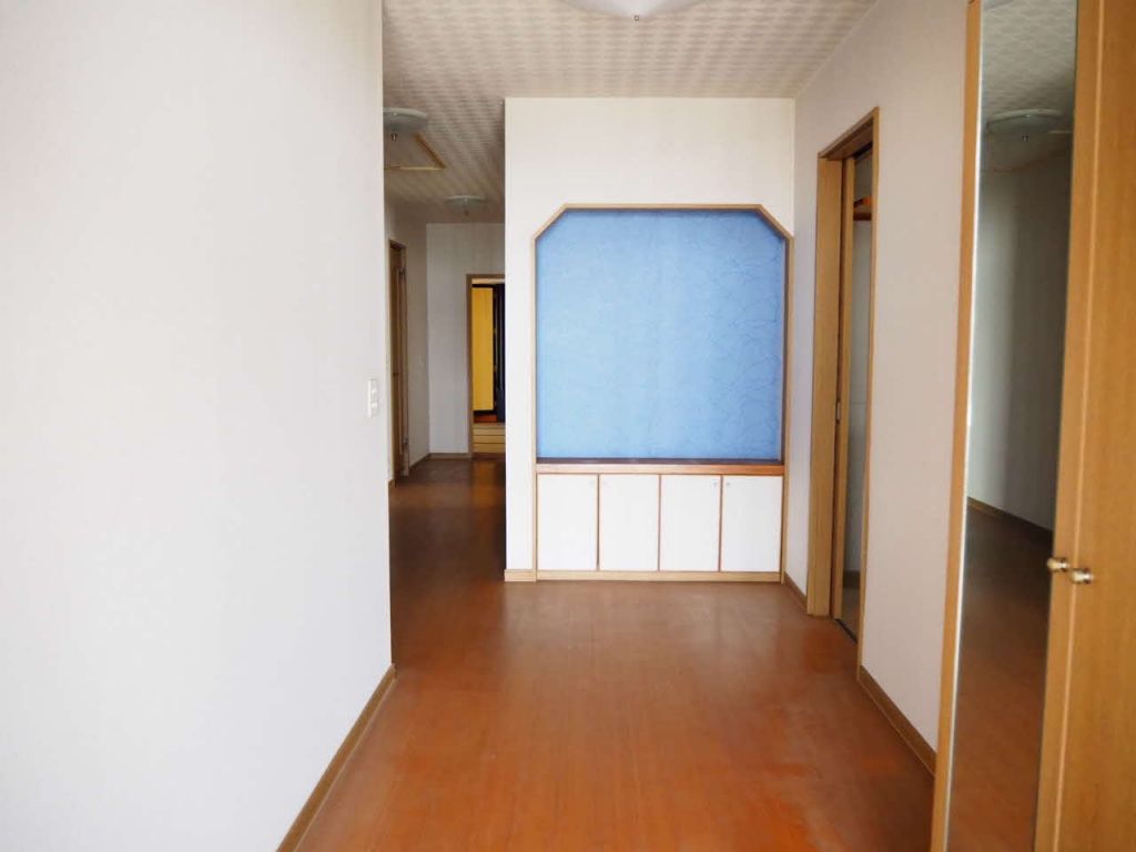 3LDK Detached House for Sale in Saburomaru, Fukui City - Thumbnail 2