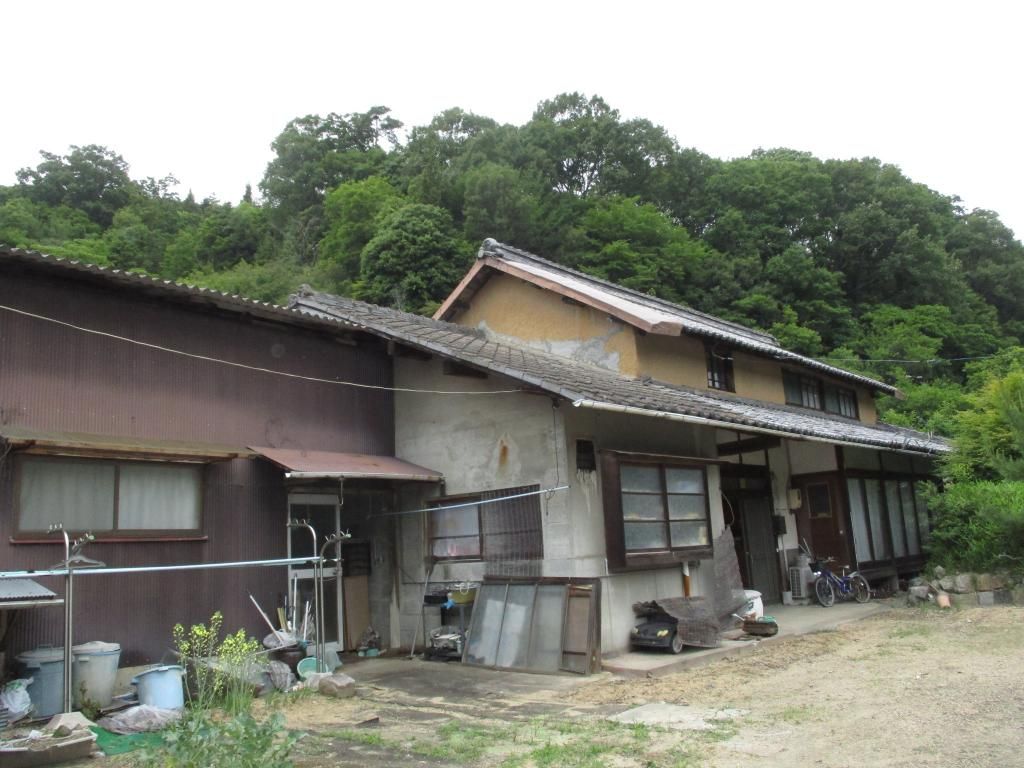 10DK Akiya House for Sale in Kasaoka, Okayama with Large Garden - Thumbnail 2
