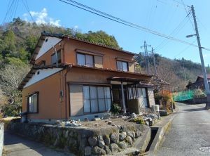 6-Bedroom Rental House Near Minobu Station, Yamanashi | Akiya Bank - Thumbnail 3