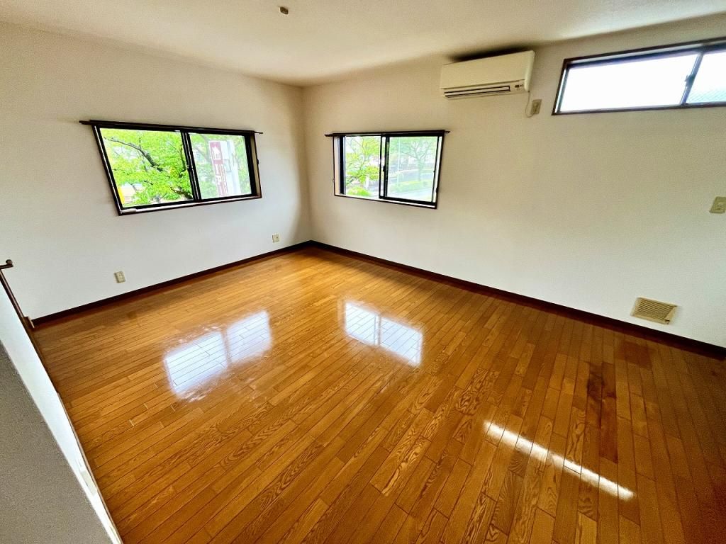 1K Apartment for Rent in Hadano, Kanagawa - 39,000 Yen - Thumbnail 2