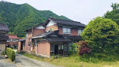 Spacious 9DK House with Garden in Yazu, Tottori - 160m² Living Space — Image 1, Yazu, Tottori