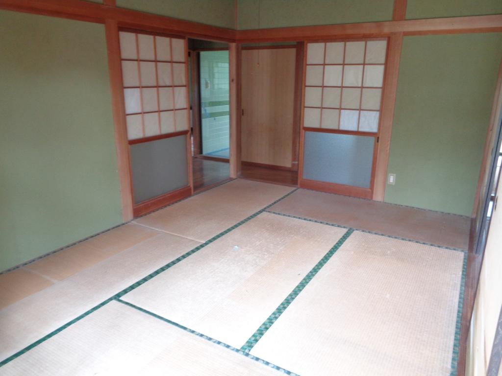 Rental House in Yatsushiro: 4DK Traditional Wooden Home - Thumbnail 3