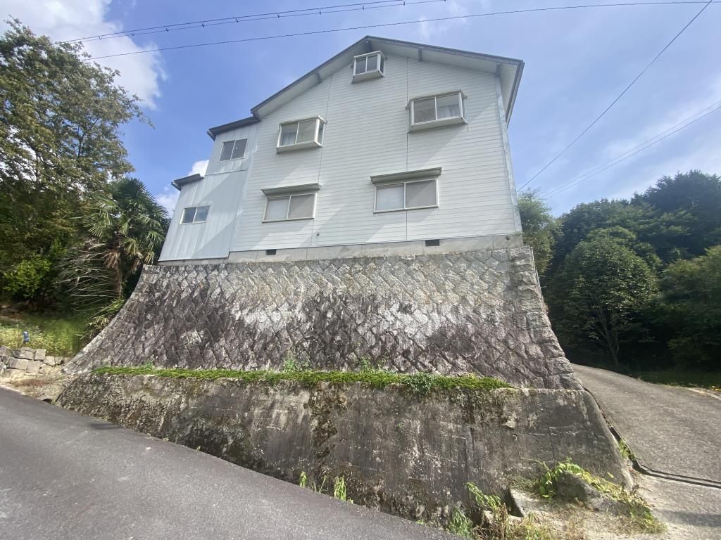 Unique Two-Unit House for Rent in Nara City's Kamifukawa-cho - Thumbnail 3