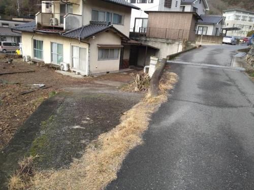 5DK House for Sale in Takehara, Hiroshima with Large 241 sqm Land - Thumbnail 2