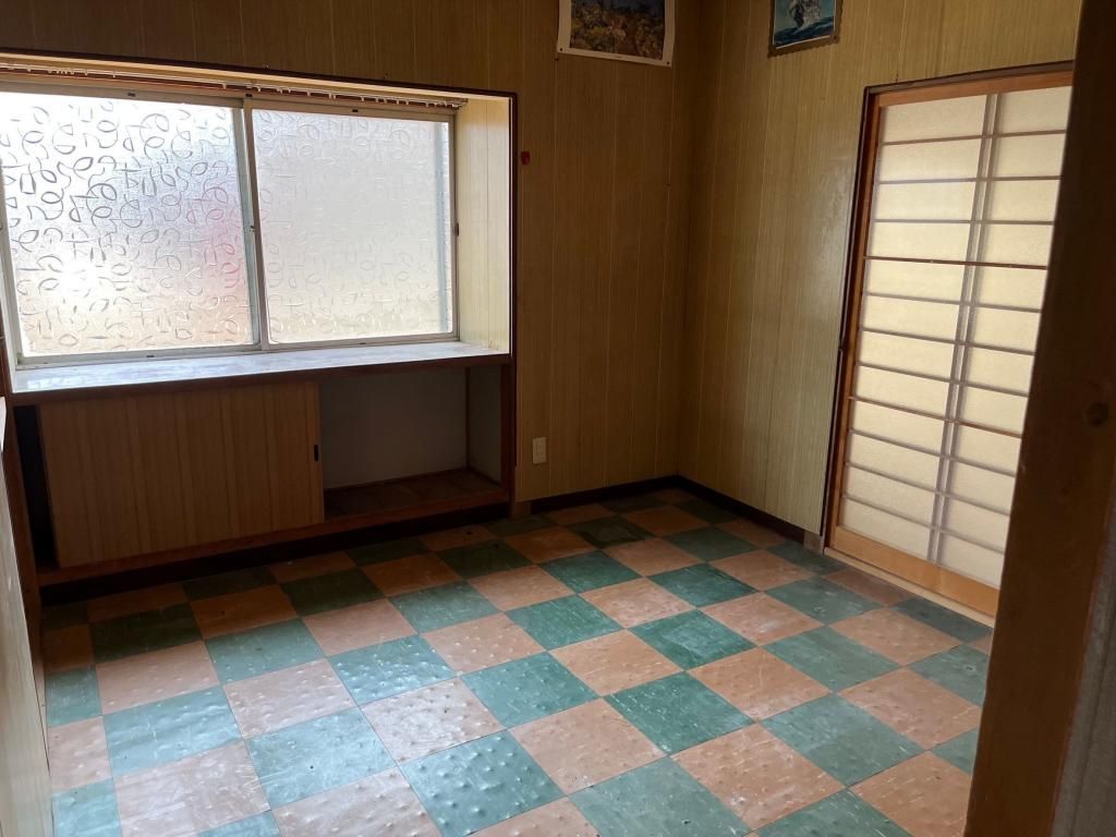 6DK Detached House for Sale on Large Corner Plot in Niihama - Thumbnail 3