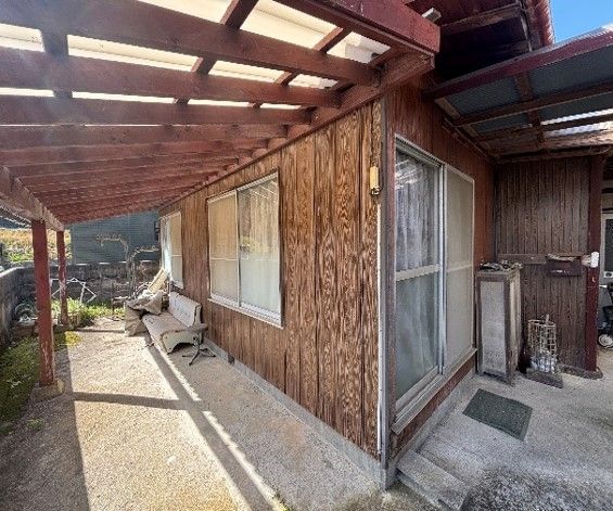 Seiyo City Akiya: Countryside Home in Ehime with Land - Thumbnail 2