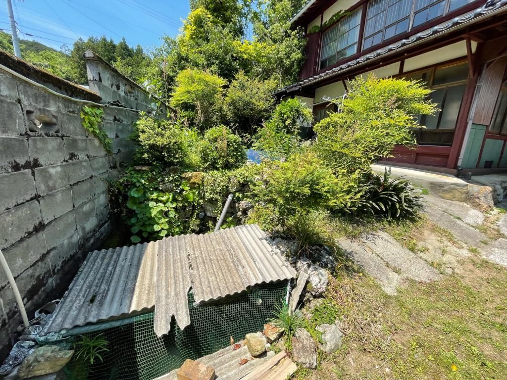 1916 Historic Home with Kura in Seiyo City, Ehime Prefecture - Thumbnail 4