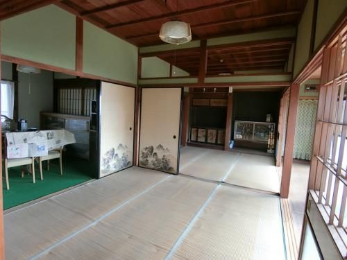 Spacious 5K Wooden House with Large Garden in Quiet Aki City - Thumbnail 2