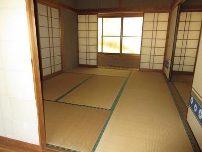 Traditional 6K House with Large Land in Yufu City — Image 3, Yufu, Oita