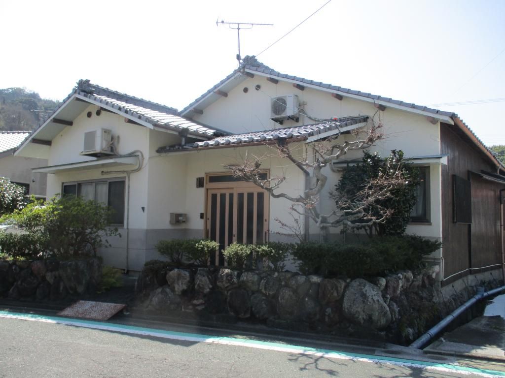 8DK Detached House with Large Land in Yawatahama, Ehime - Thumbnail 3