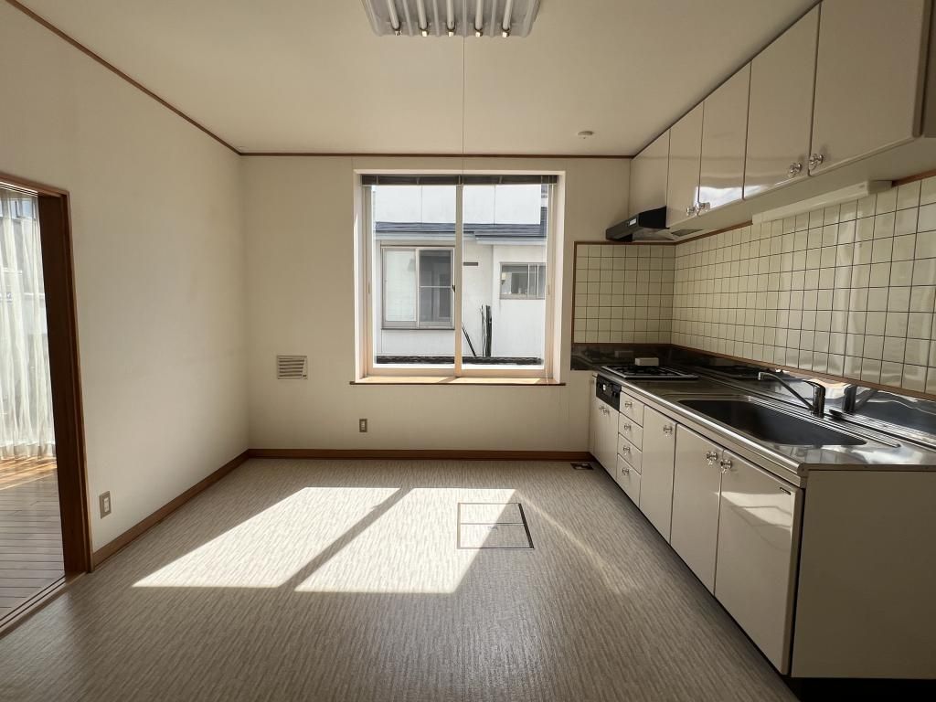5DK Detached House for Sale in Odate, Akita - 330.62 sqm Land - Thumbnail 4