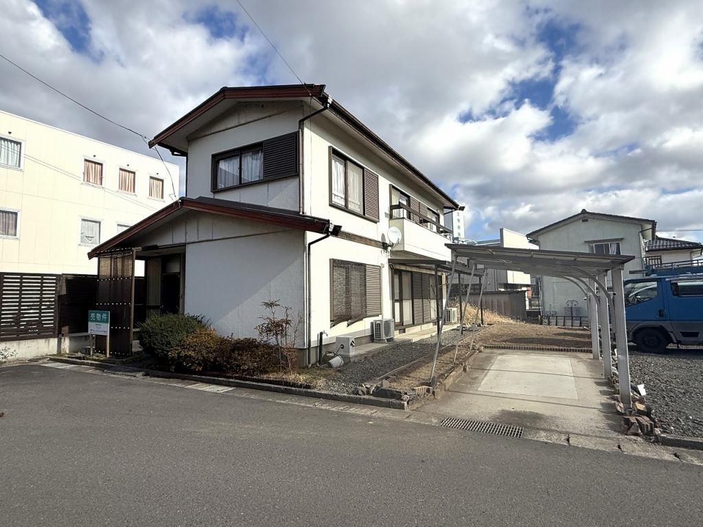 5LDK Detached House for Sale in Quiet Fukushima City Neighborhood - Thumbnail 2
