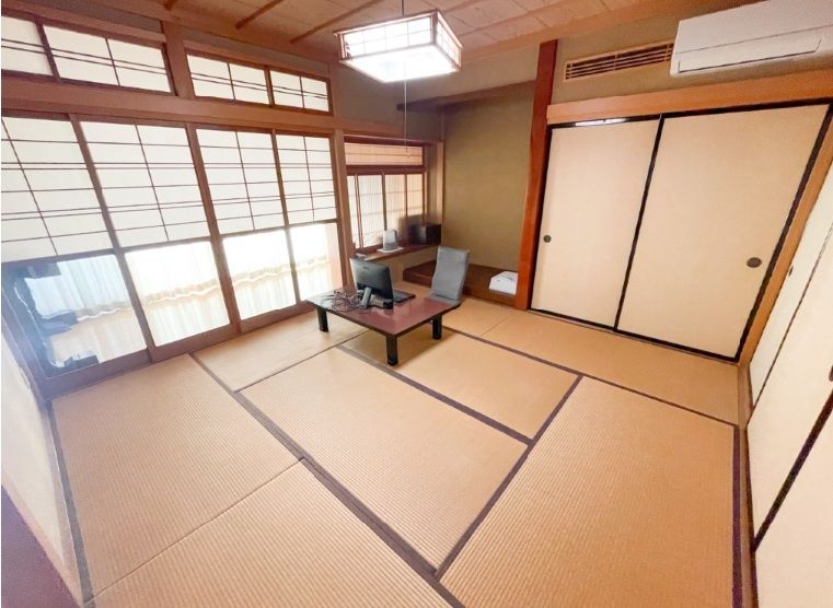 7-Bedroom Detached House for Sale in Tochigi City - Thumbnail 3