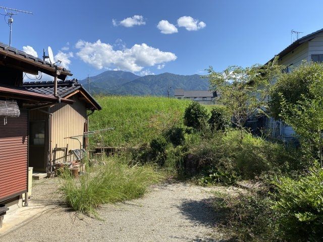 6-Bedroom Detached House for Sale in Nakatsugawa, Gifu - Thumbnail 4