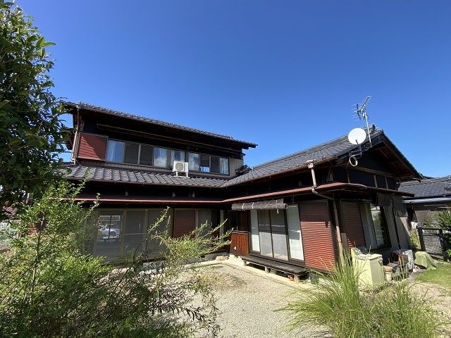 6-Bedroom Detached House for Sale in Nakatsugawa, Gifu - Thumbnail 2
