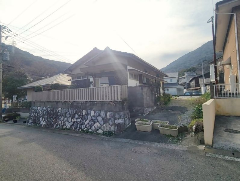 4K Wooden House on 531m² Lot in Moji, Kitakyushu - Thumbnail 2