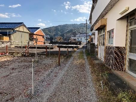 7DK House with Shop in Minamiise, Mie | 187.78 sqm - Thumbnail 2