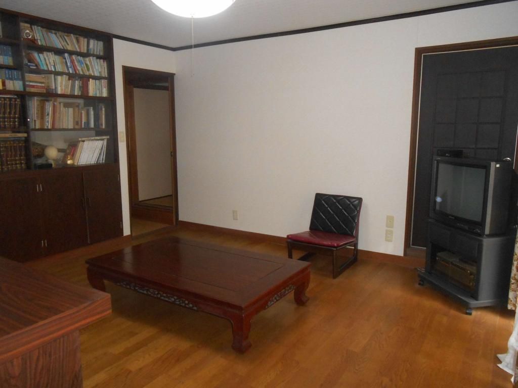 7LDK Family Home for Sale in Misaki Town, Okayama - Akiya Bank Property - Thumbnail 2
