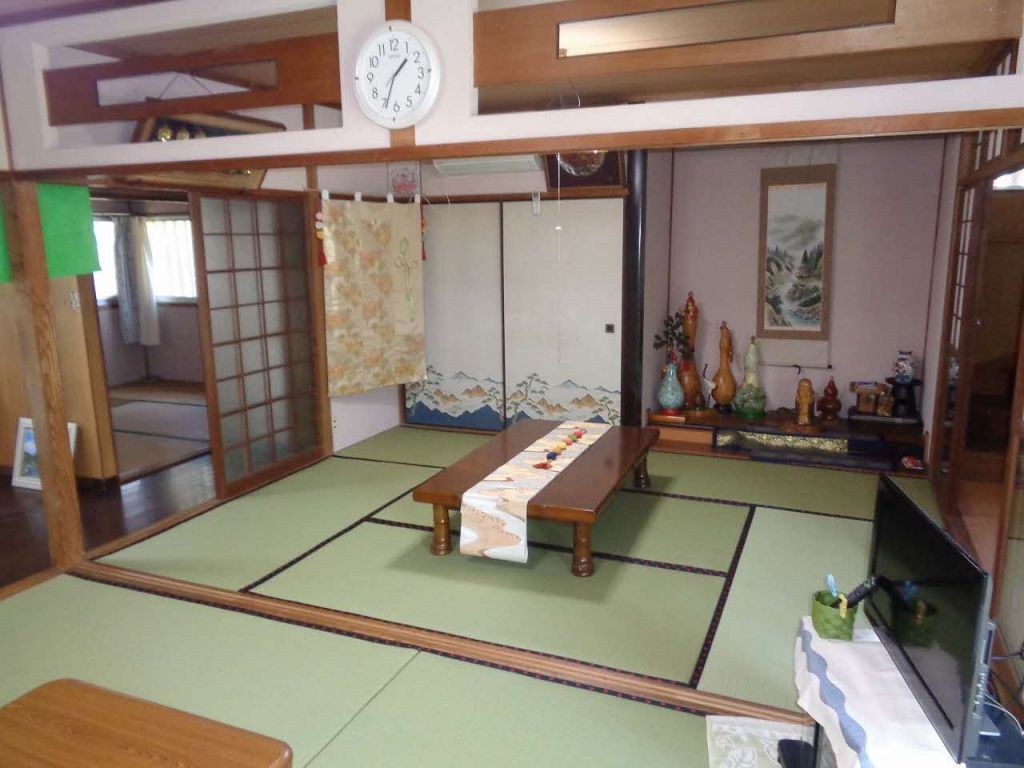 Renovated 7-Bedroom House with Courtyard in Uki, Kumamoto - Thumbnail 3