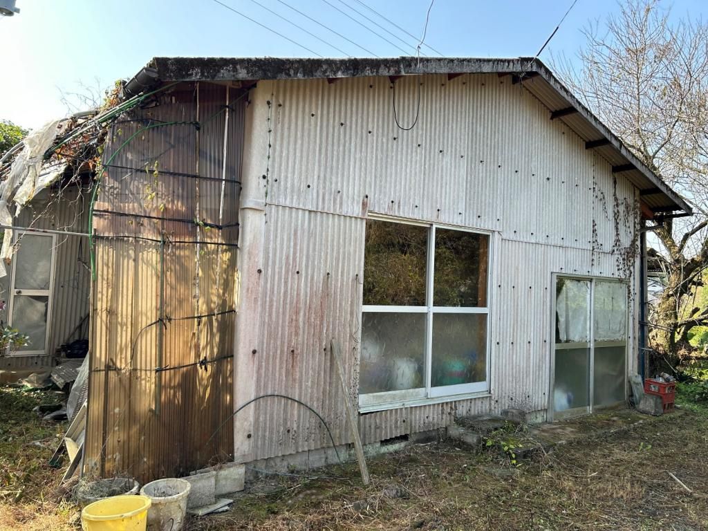 6DK Home with Land and Warehouse in Satsuma Town, Kagoshima - Thumbnail 2