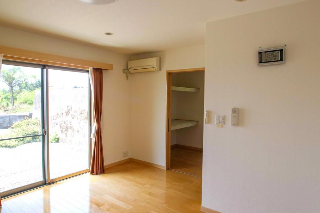 Spacious 2LDK House for Sale in Makurazaki, Kagoshima - Thumbnail 3