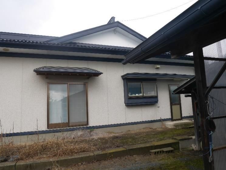 6DK House for Sale on Large Land in Nanbu Town, Aomori - Image 1