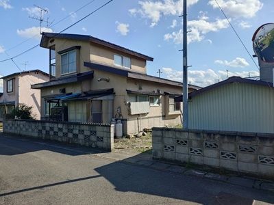 Spacious Traditional House on 337 sqm Land in Inakadate Village - Thumbnail 2