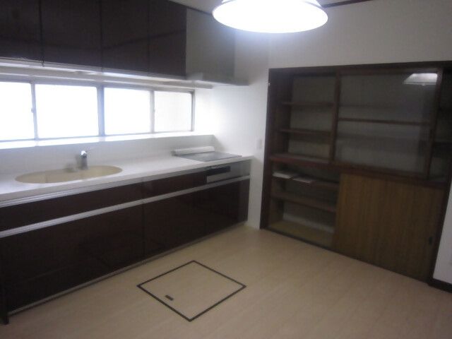 9DK Family House for Sale in Nyuzen, Toyama - 199.63 sqm - Thumbnail 4