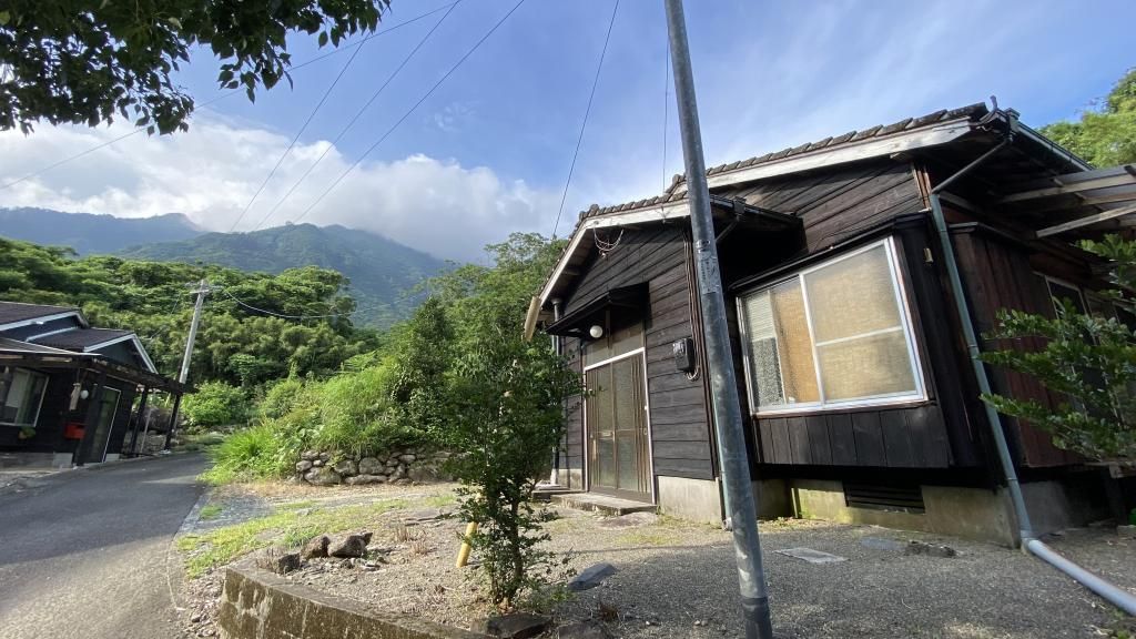 3DK House in Yakushima with River View - Thumbnail 2