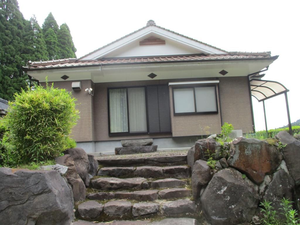 Spacious 4DK House with Farmland for Sale in Kirishima, Kagoshima - Thumbnail 3