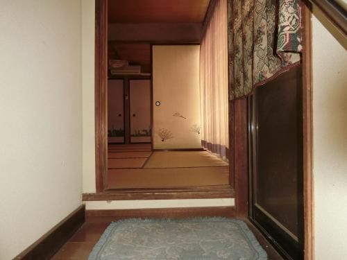 7DK Rental House in Nirasaki, Yamanashi - 182 sqm, Near JR Station - Thumbnail 2