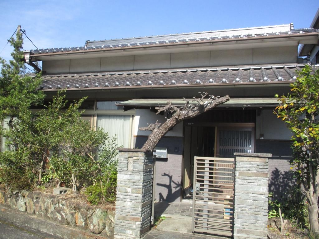 5K Vacant House for Sale in Kasaoka, Okayama - Akiya Bank Listing - Image 1