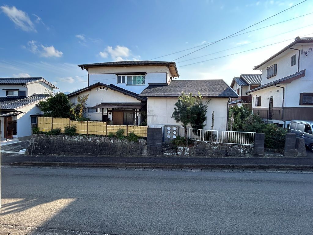 6LDK Wooden House for Sale in Imari, Saga - Akiya Bank Property - Thumbnail 2