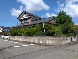 7DK Detached House for Sale in Quiet Fukui City Neighborhood - Thumbnail 2