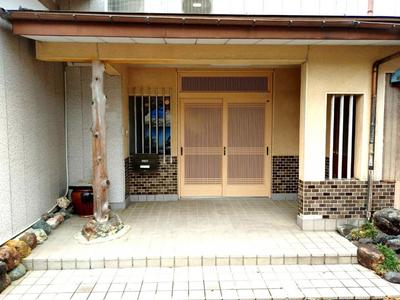 Vacant 9LDK House with Workshop in Sanjo, Niigata - 1,000,000 Yen — Front_door, Sanjo, Niigata