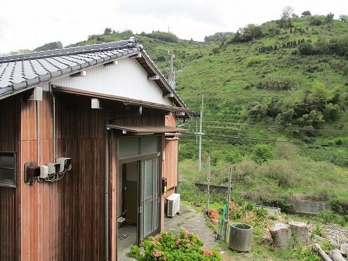 Mountain View House for Sale in Yawatahama, Ehime - Thumbnail 2