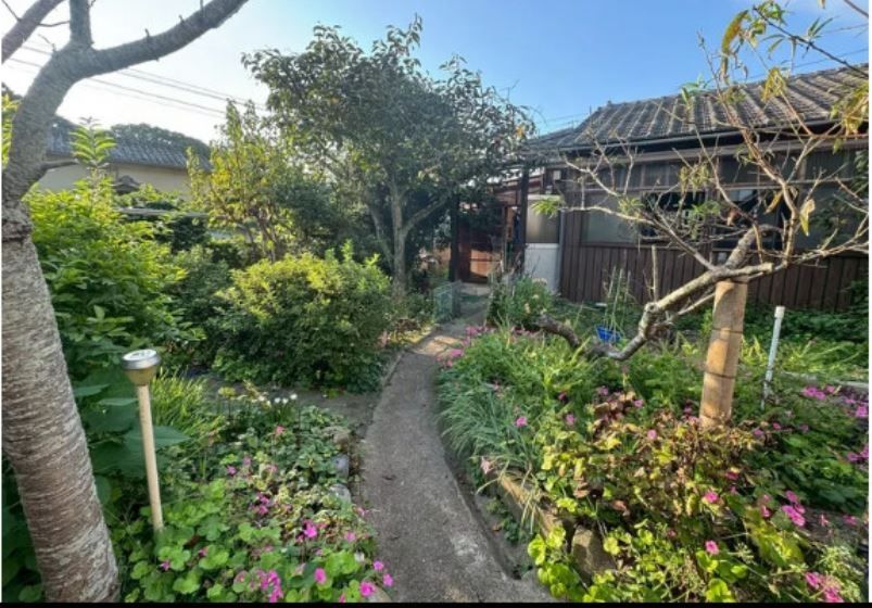 4K House on 330sqm Corner Lot in Quiet Oita City Neighborhood - Image 1
