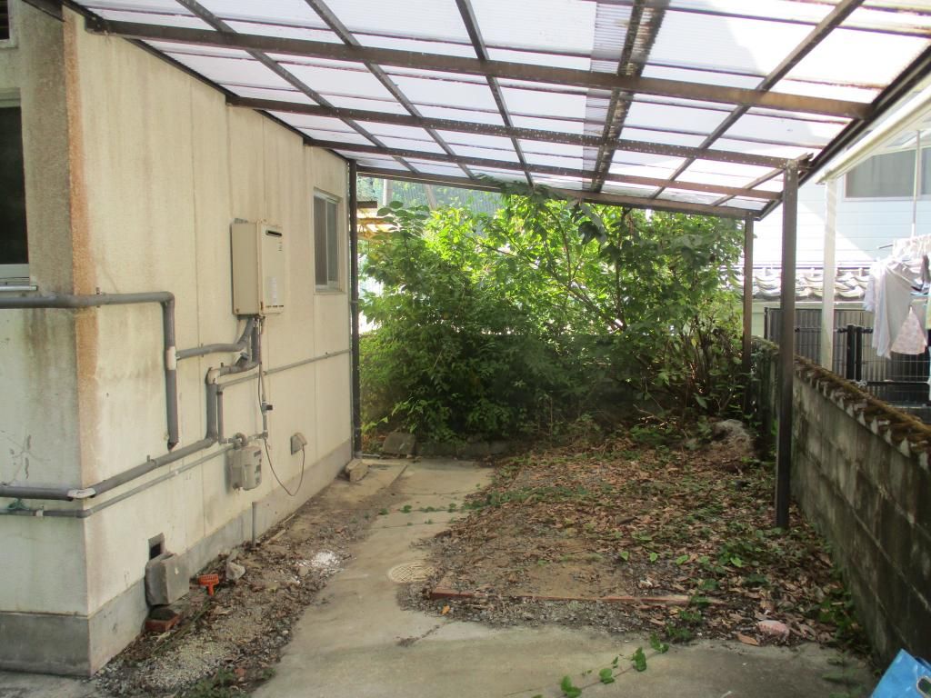 4DK Detached House for Sale in Yawatahama, Ehime - Thumbnail 2