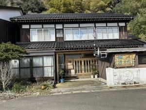 10K Wooden House for Sale in Quiet Sado Island Neighborhood - Main Image