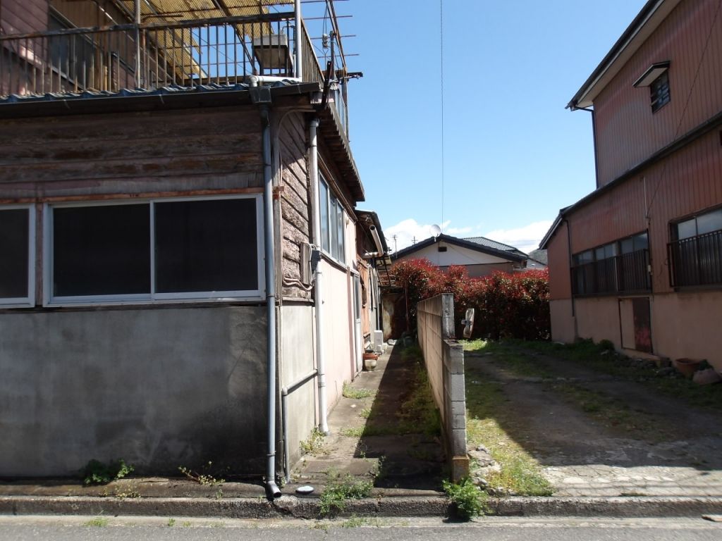 Land with Old House in Kiryu City Residential Promotion Area - Thumbnail 3