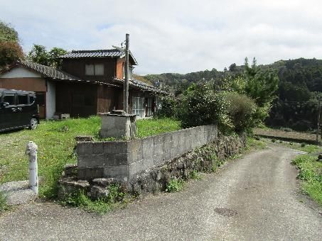 2-Story House with Garden for Sale in Kitakyushu, Oita - Thumbnail 2
