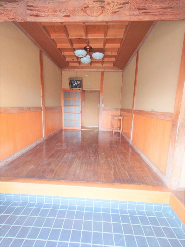 Spacious 6K House on 956 sqm Land in Tochigi City - Thumbnail 3