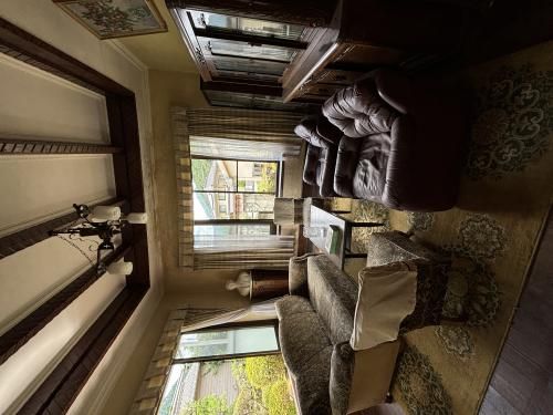Traditional 8DK Riverside House for Rent in Kamiakawa, Hyogo - Image 1